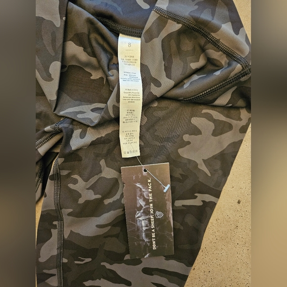 High Rise Leggings - Picture 2 of 4